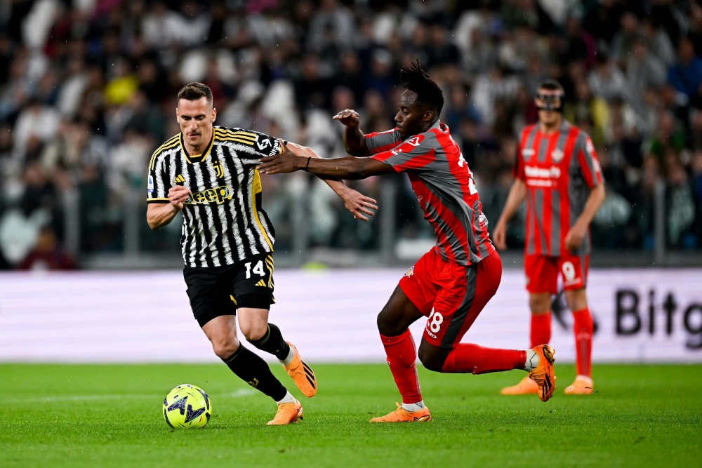  克雷莫内塞升班马顽强拼搏赢得意甲尊重