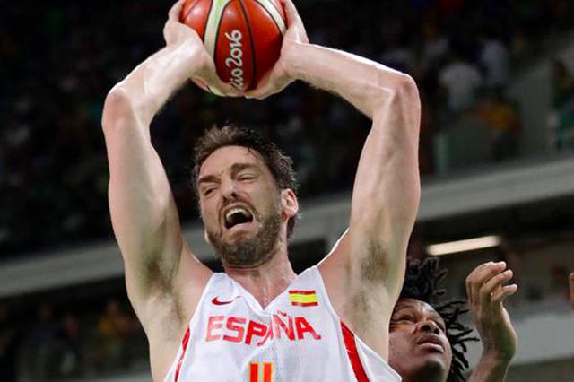  波尔津吉斯统治攻防两端，独行侠轻取火箭巩固排名