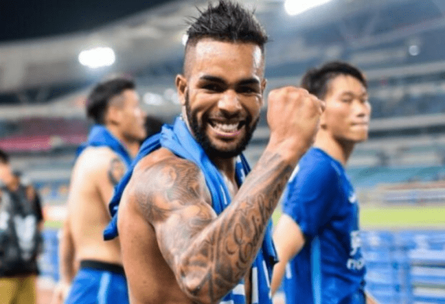  尤文老将倒钩惊艳全场，经典进球入选本轮最佳  