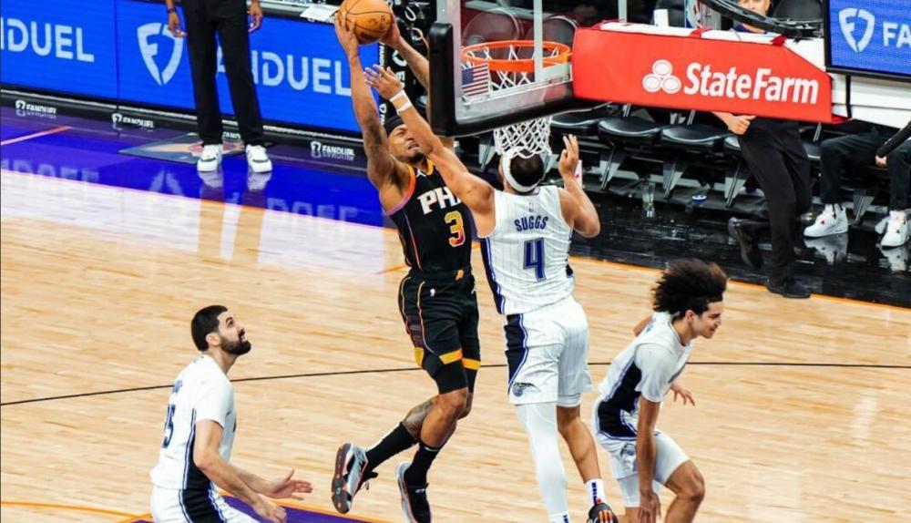  班凯罗高效输出魔术主场力挫活塞