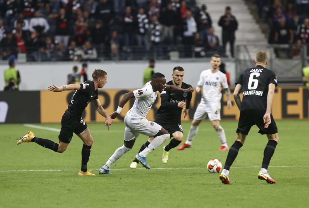  比勒菲尔德顽强逼平豪门，德甲保级希望重燃曙光